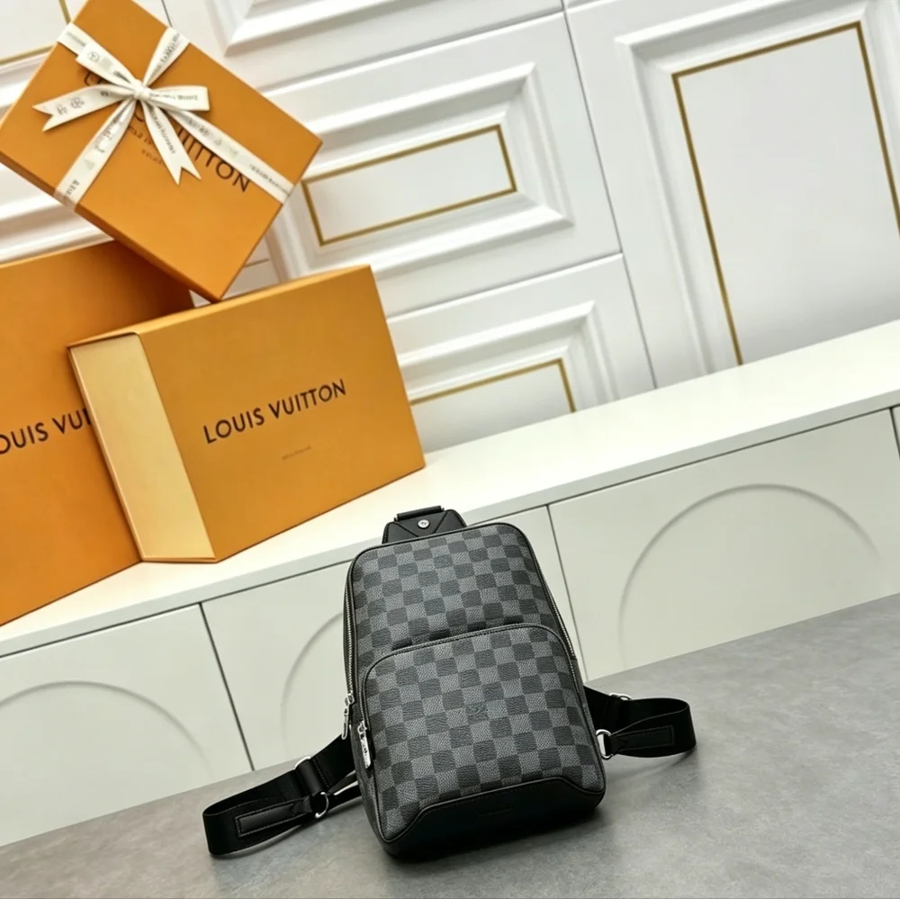 Louis Vuitton Avenue Slingbag Bag - Picture 4 of 6